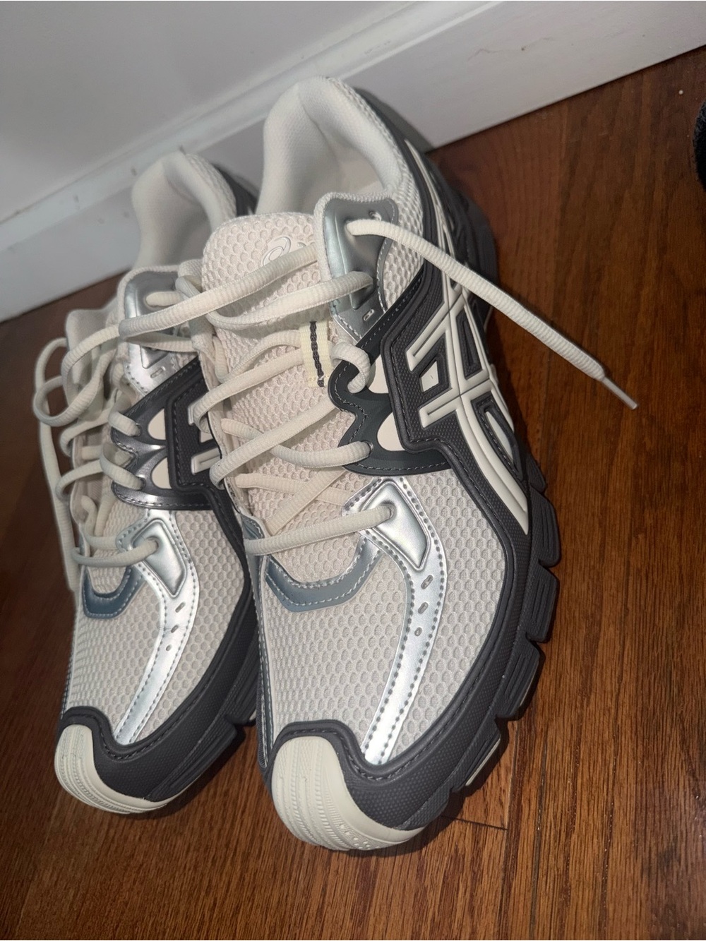 ASICS GEL Men's Sneakers in White and Gray - Lightweight Mesh Athletic Shoes